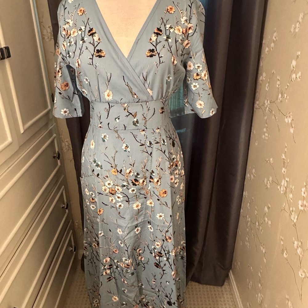 Elegant Blue Floral Maxi Dress